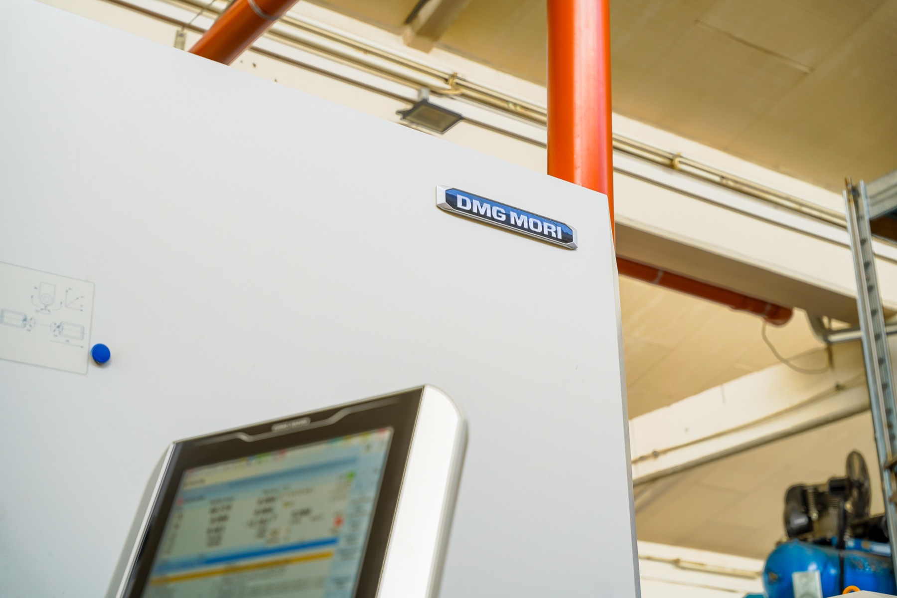 DMG-MORI-Bearbeitungszentrum mit CNC-Steuerung in der Werkstatt von MTM Toraman